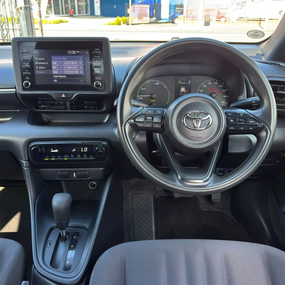 Vehicle image 5
