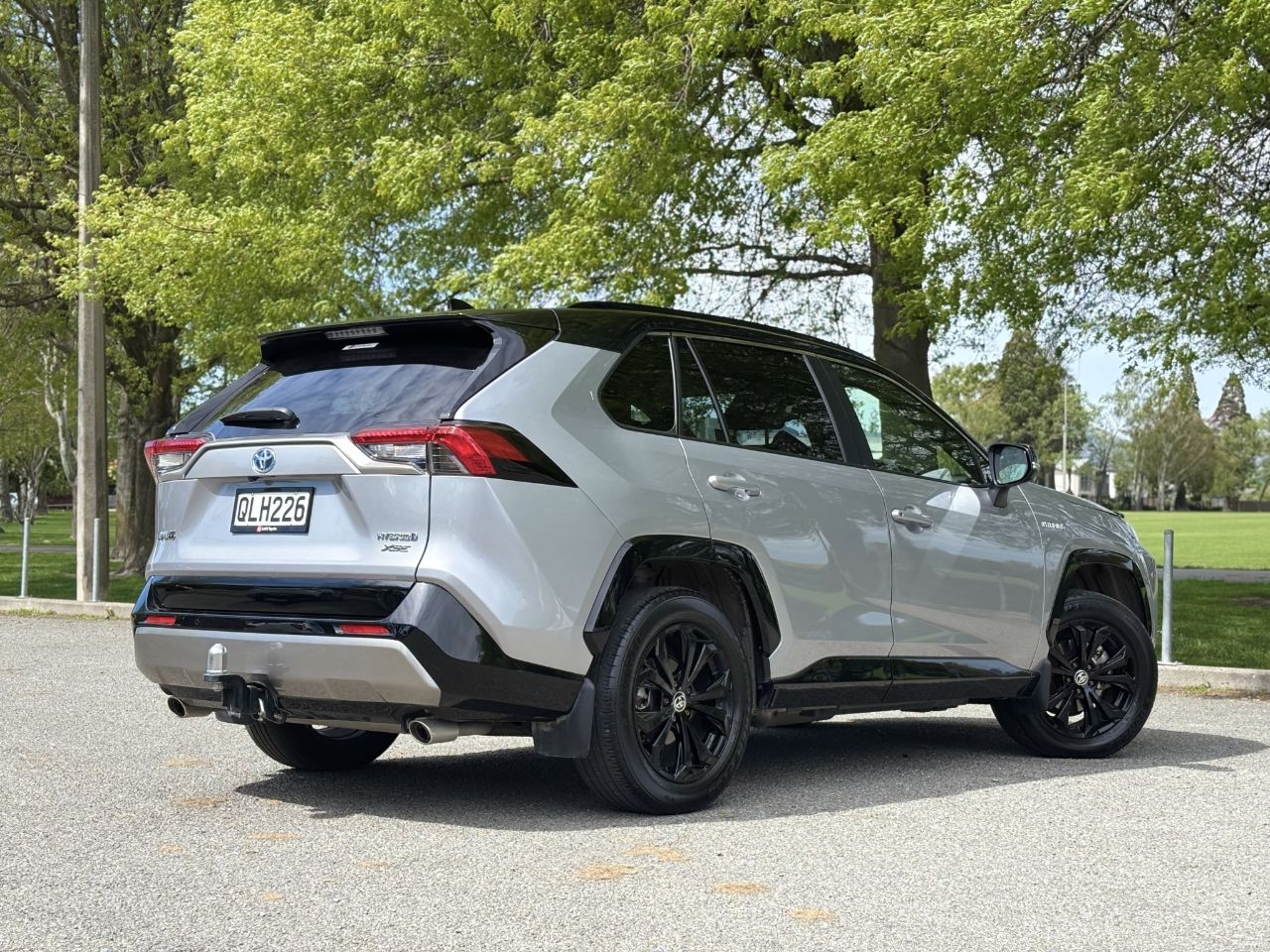 Vehicle image 5