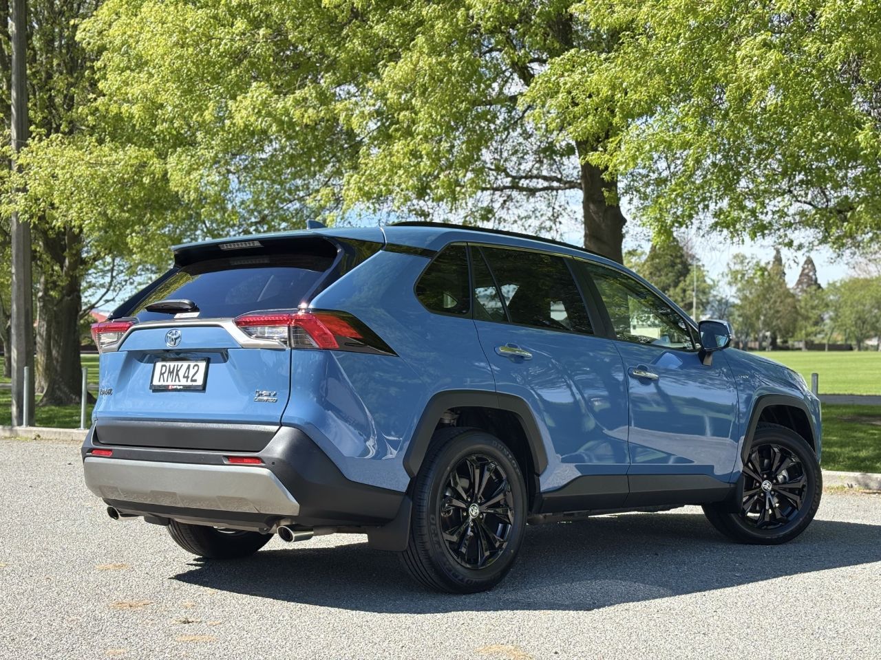 Vehicle image 5