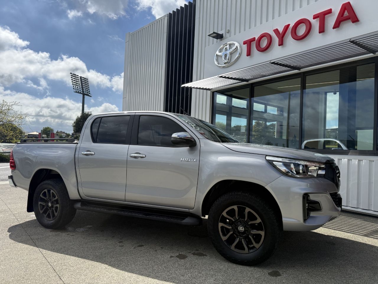 Vehicle image 4
