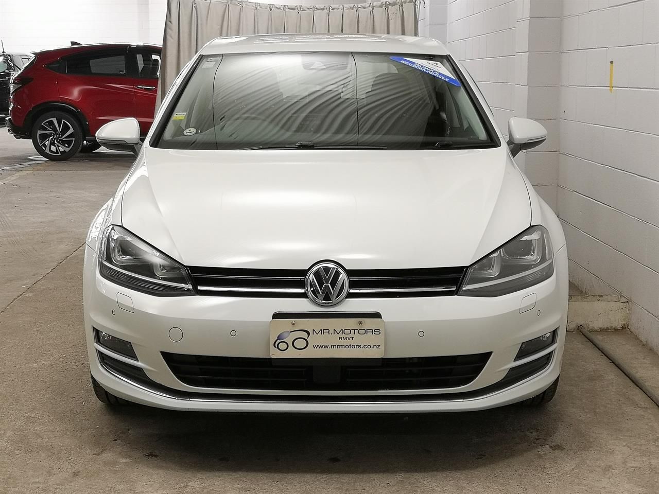 Vehicle image 4