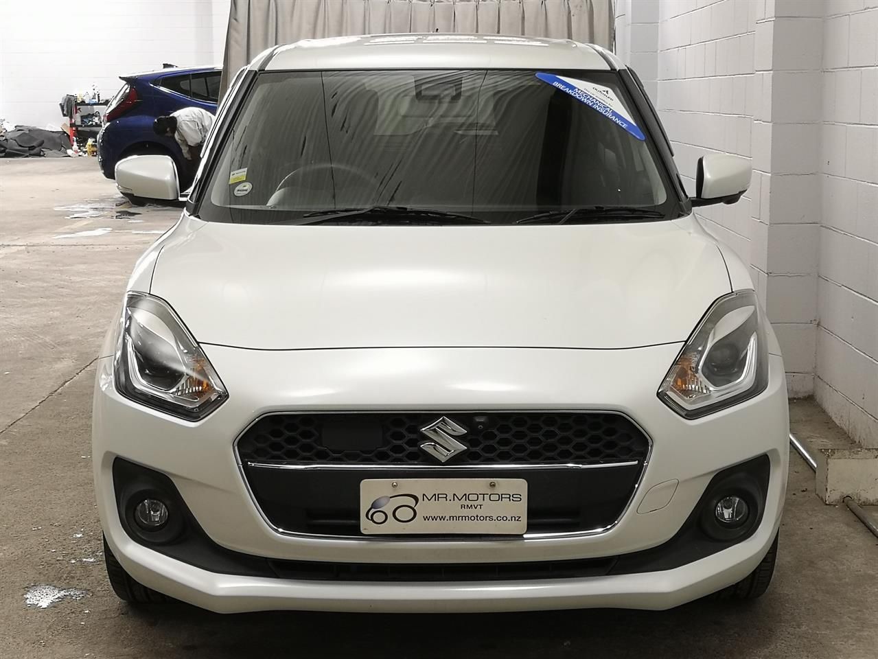 Vehicle image 4