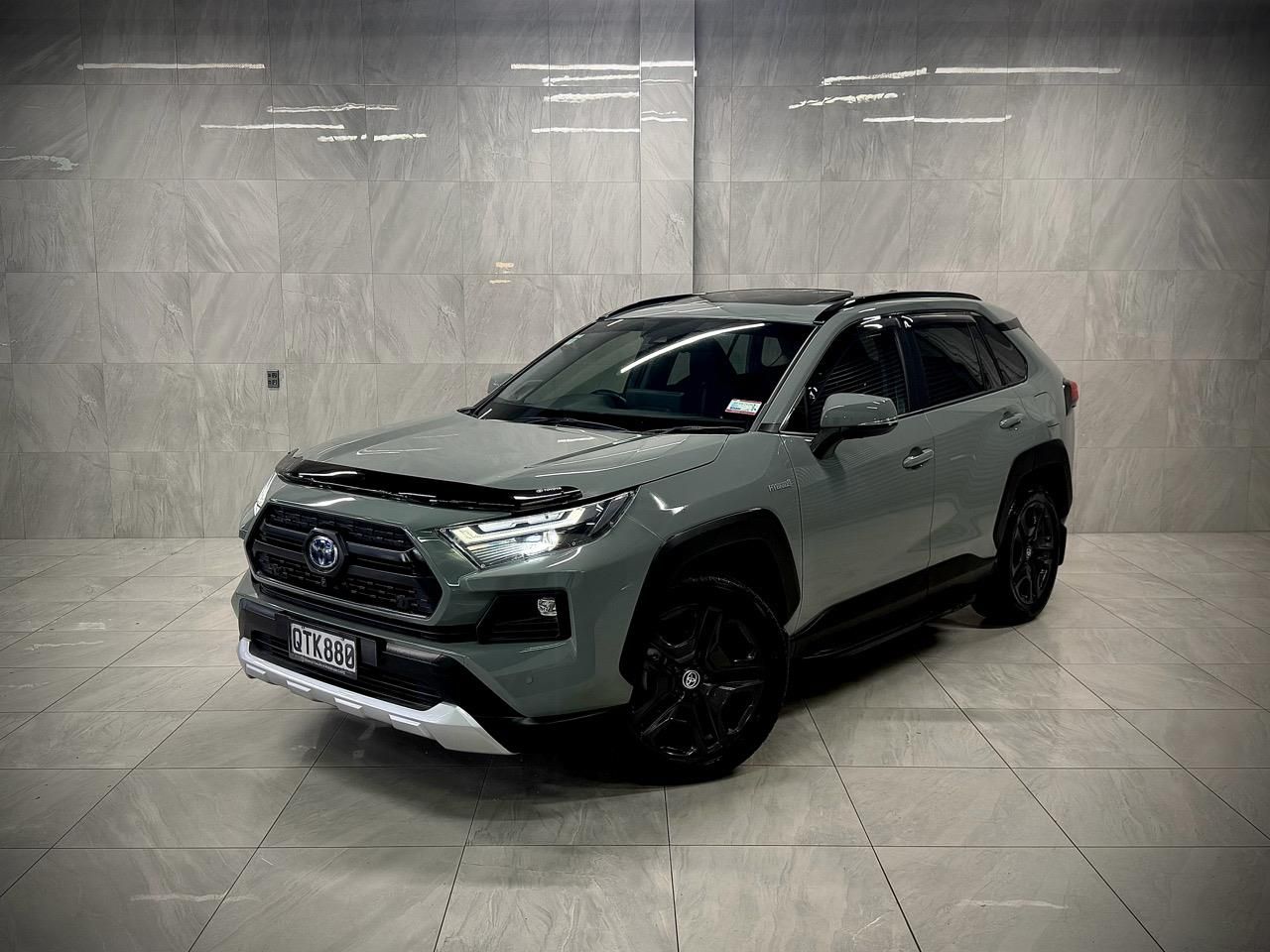 Vehicle image 5