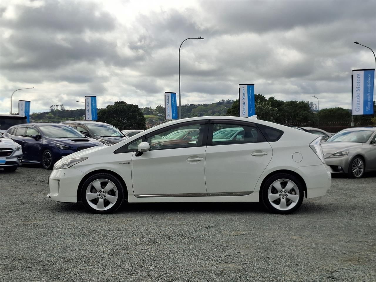 Vehicle image 4