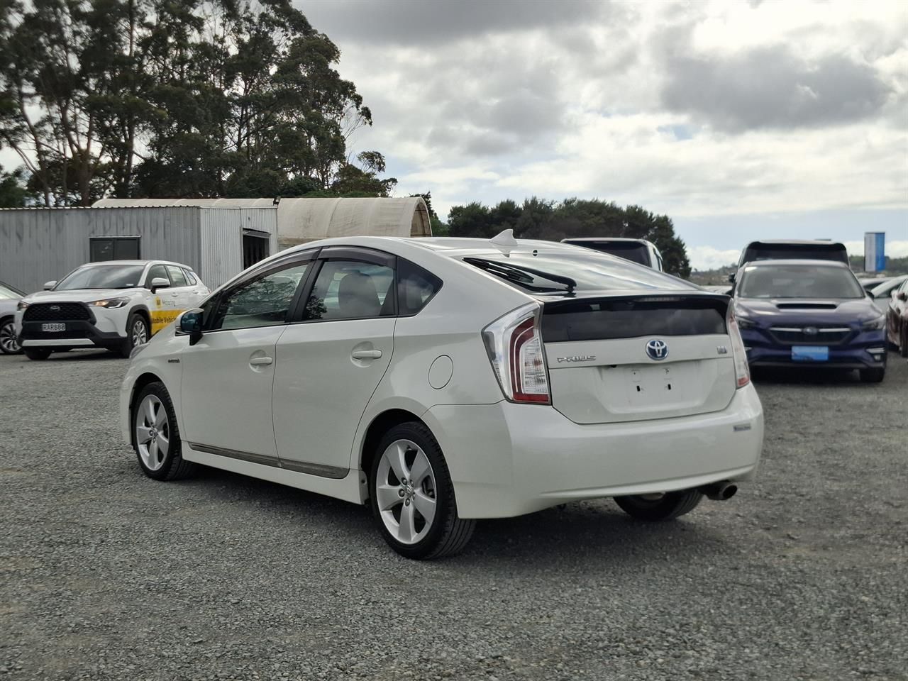 Vehicle image 5