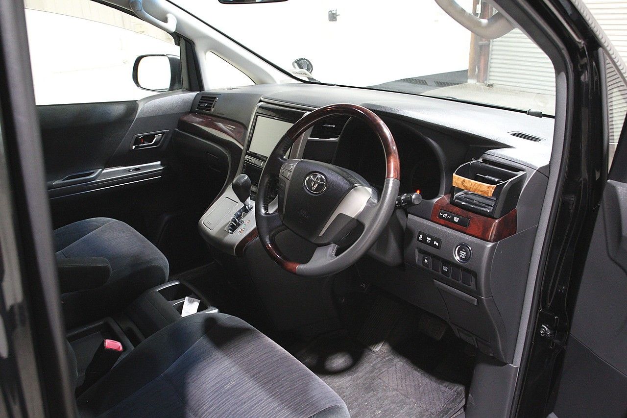 Vehicle image 3