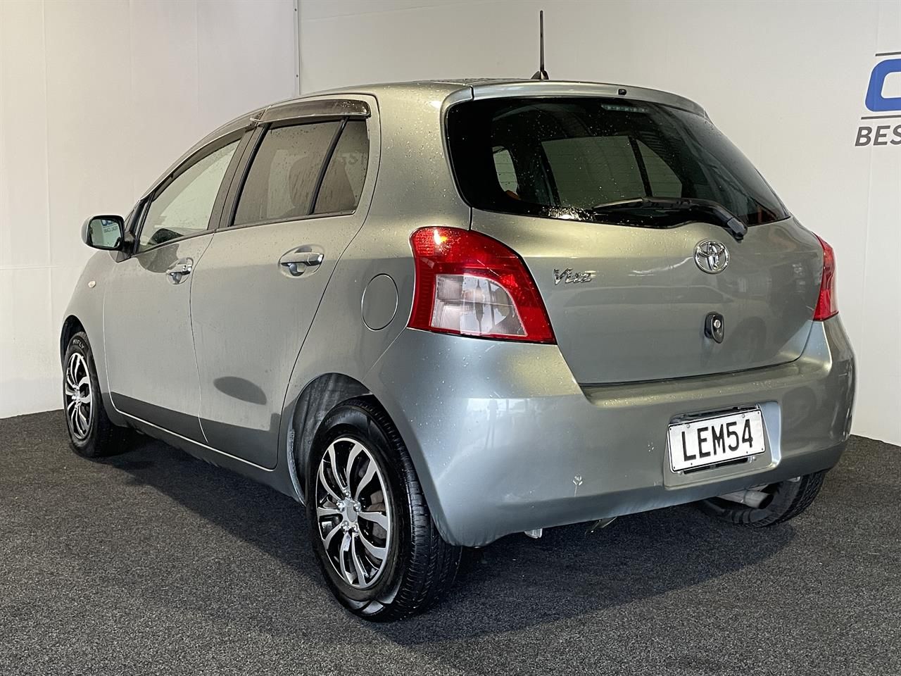 Vehicle image 4