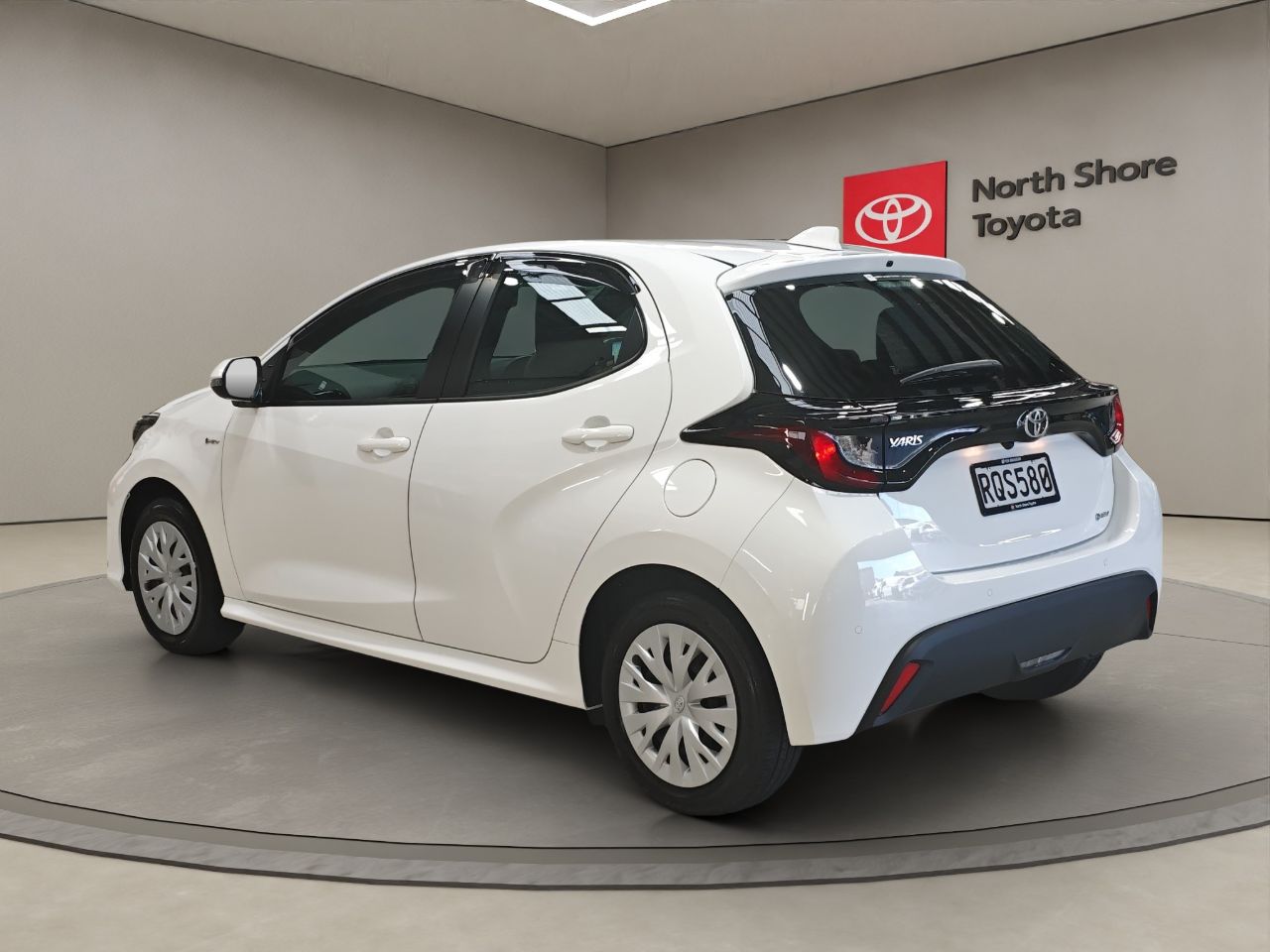 Vehicle image 5