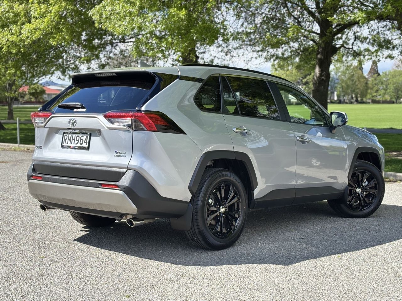Vehicle image 5