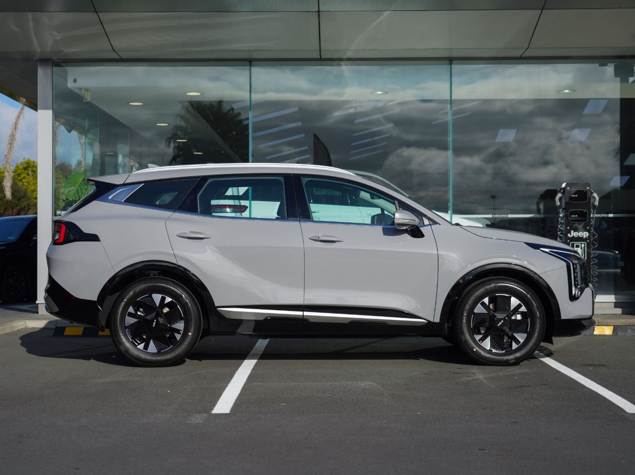 Vehicle image 3