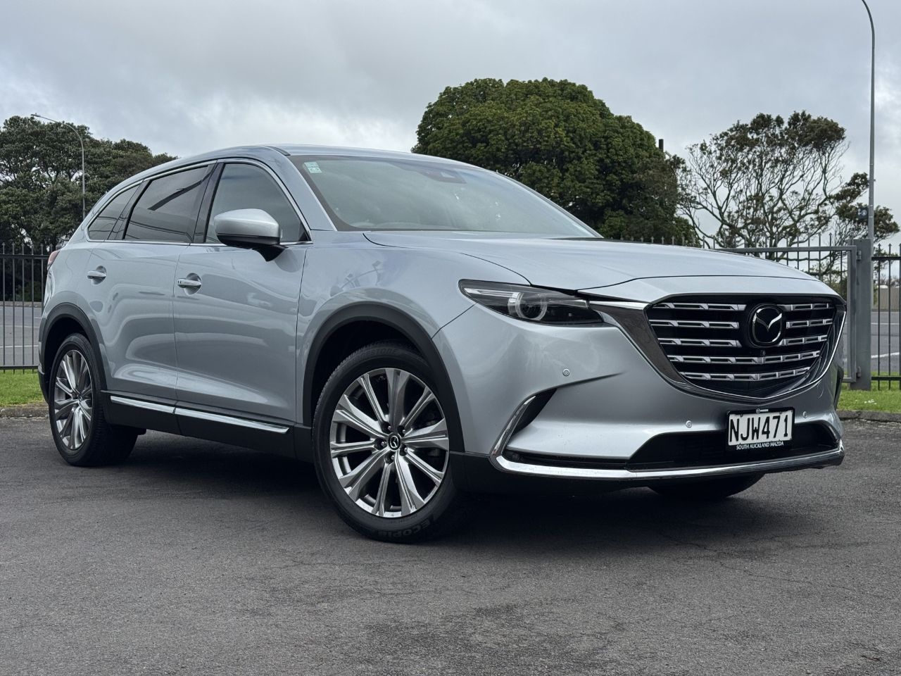 Vehicle image 3
