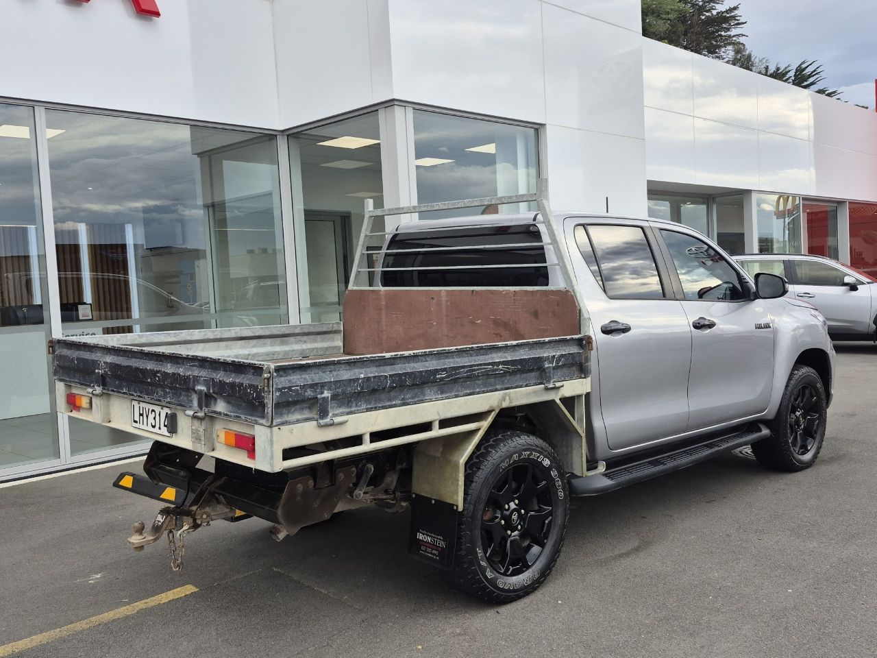 Vehicle image 3