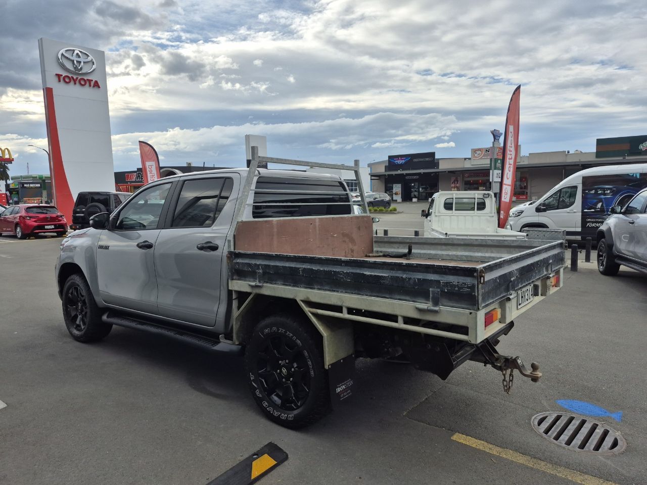 Vehicle image 4