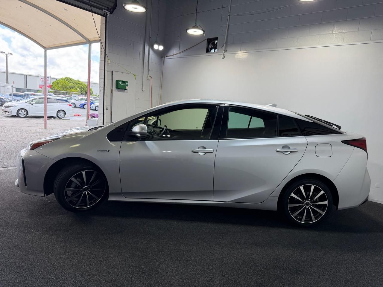 Vehicle image 5