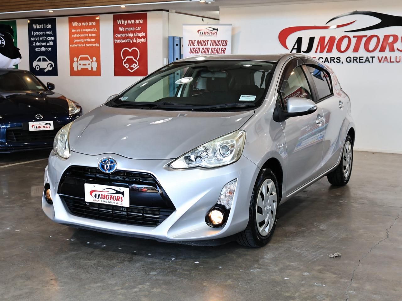 Vehicle image 3