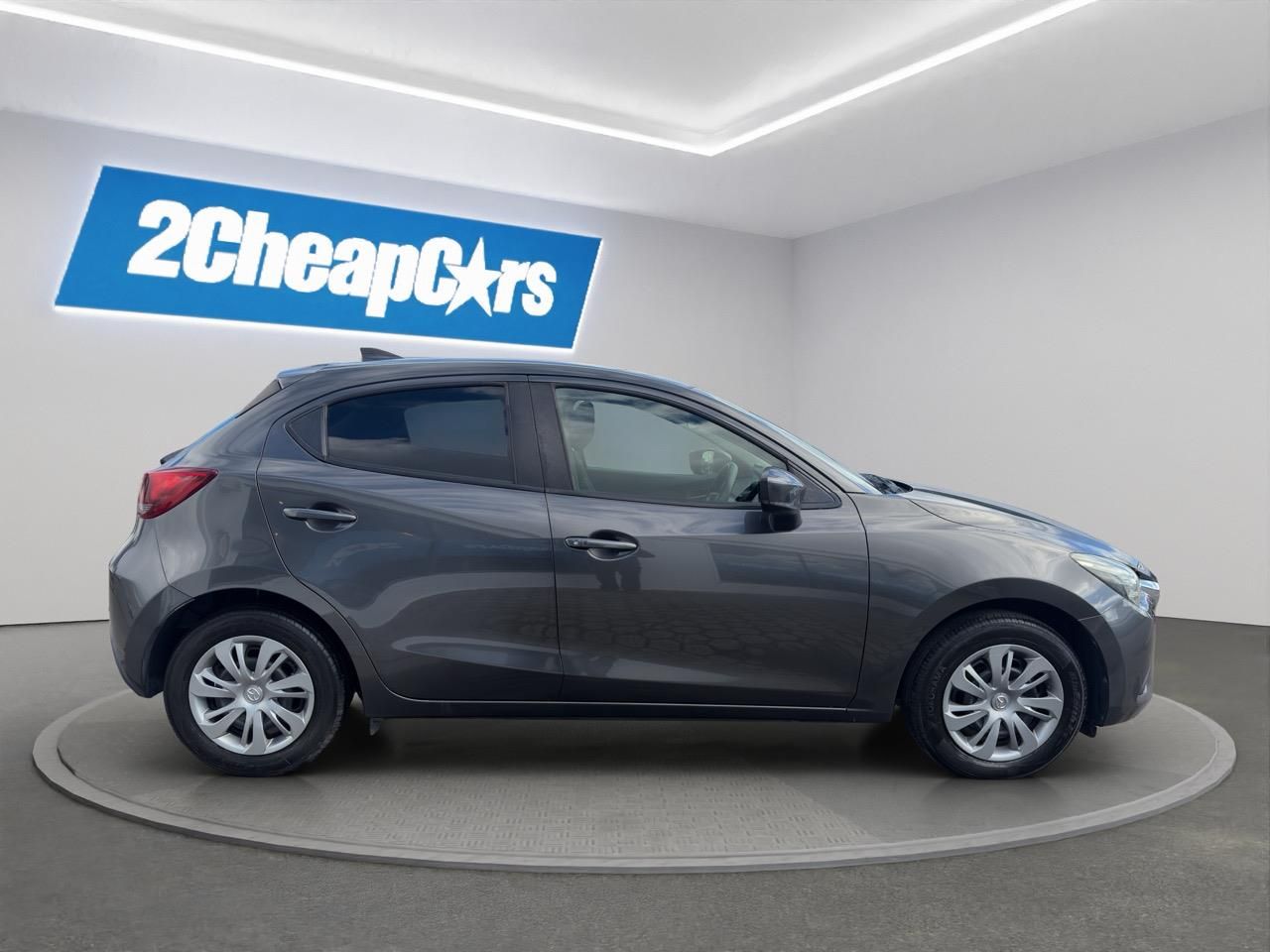 Vehicle image 4