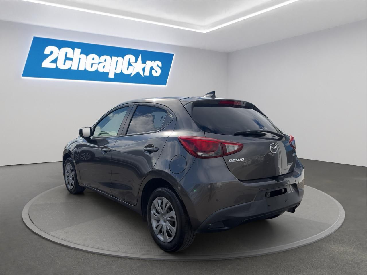 Vehicle image 5