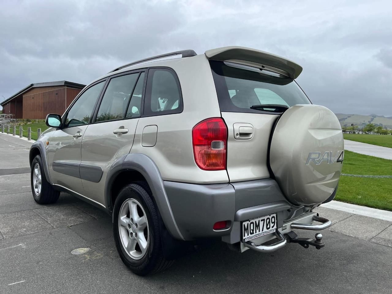 Vehicle image 5