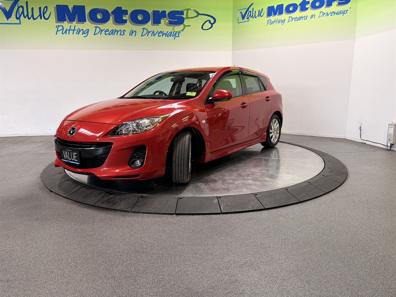 Vehicle image 3