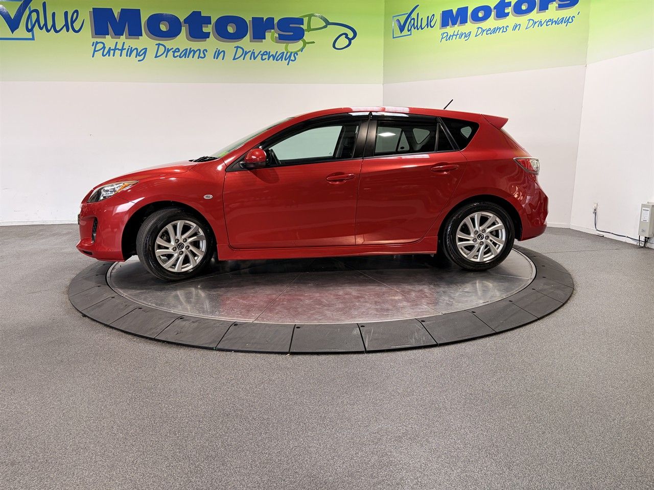 Vehicle image 4