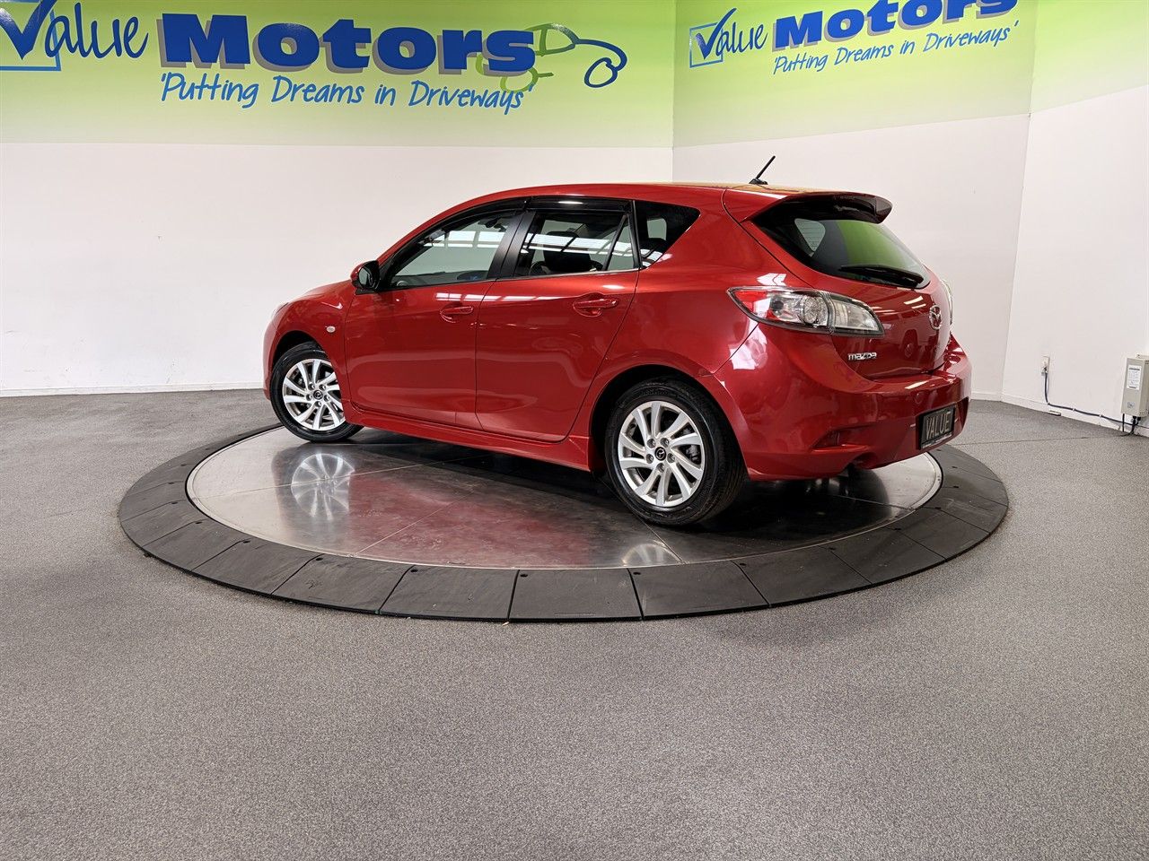 Vehicle image 5