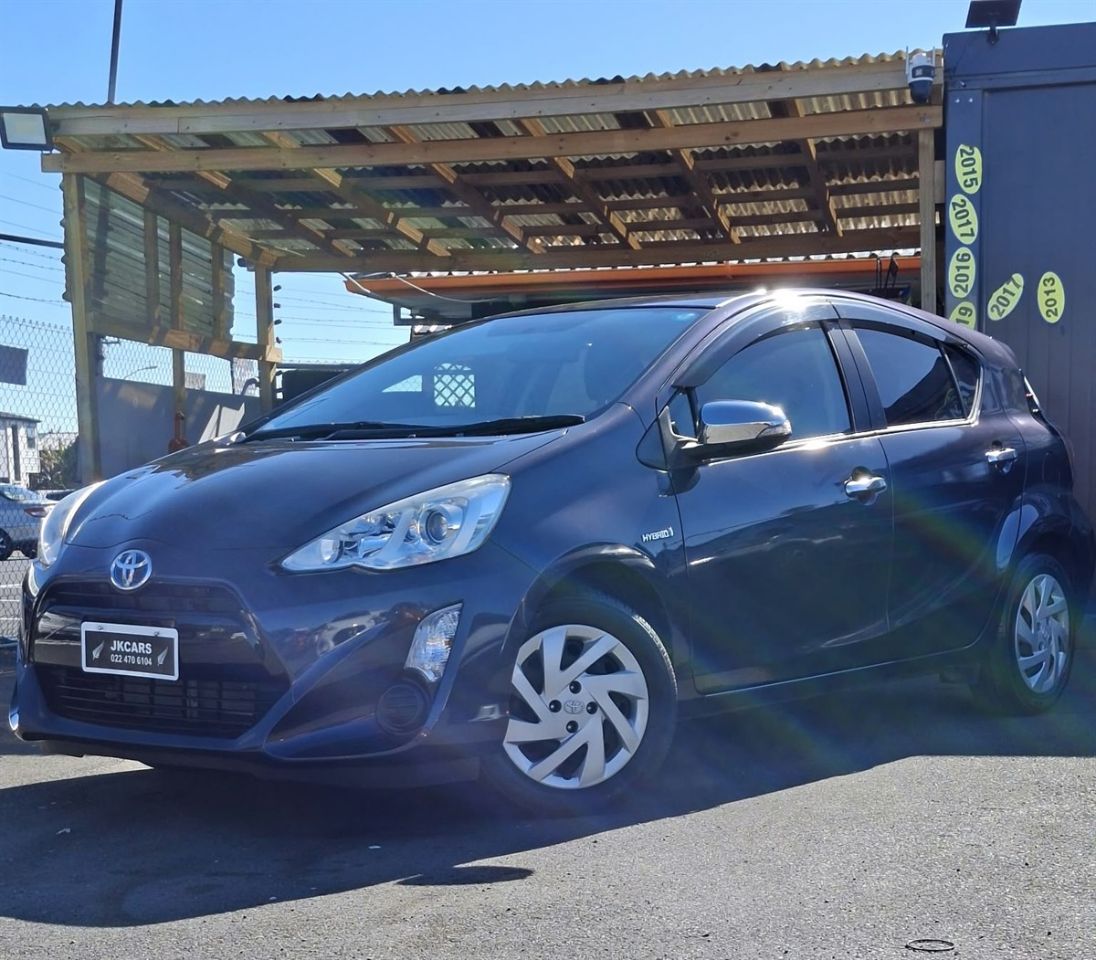 Vehicle image 3