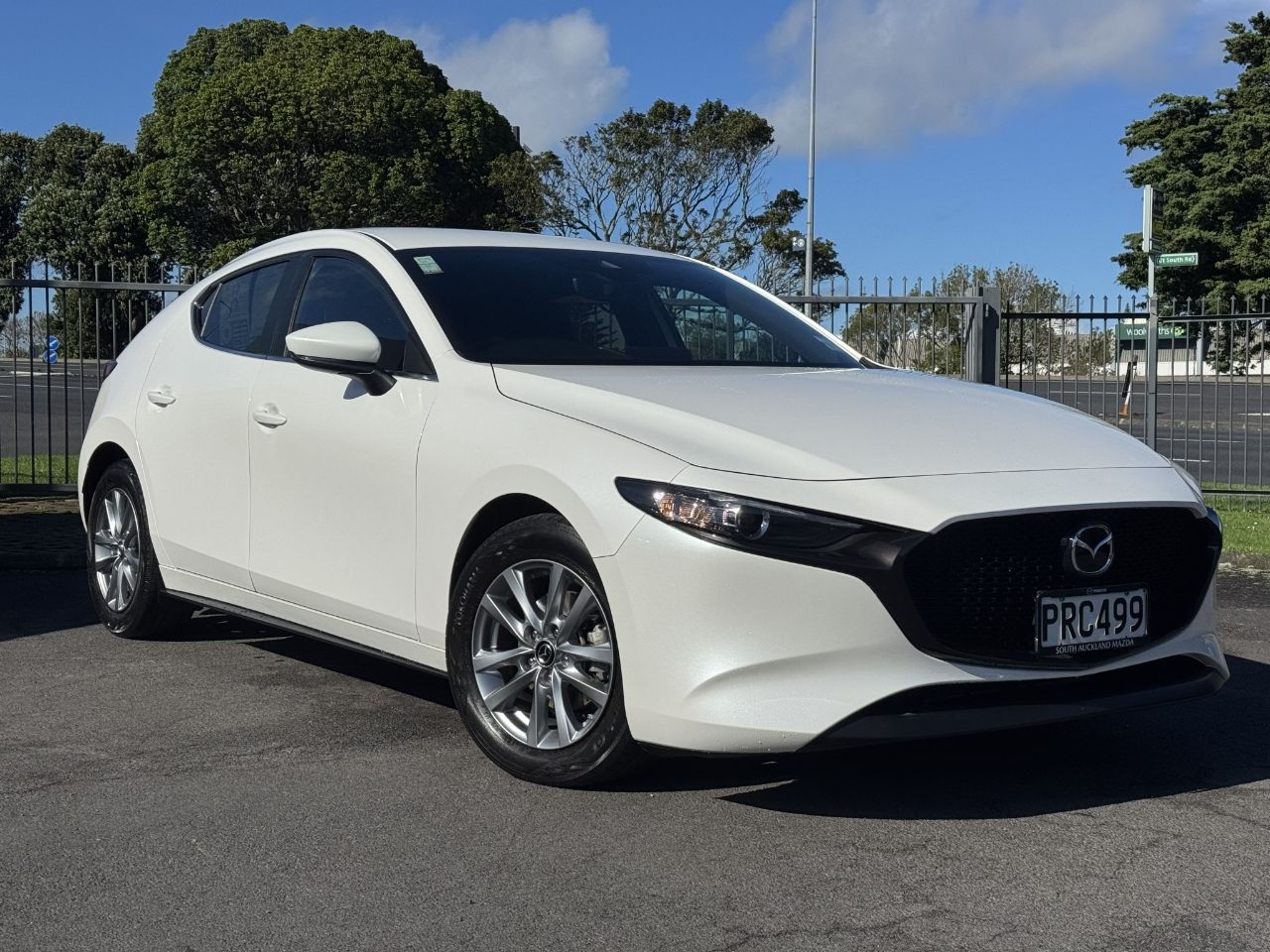 Vehicle image 3