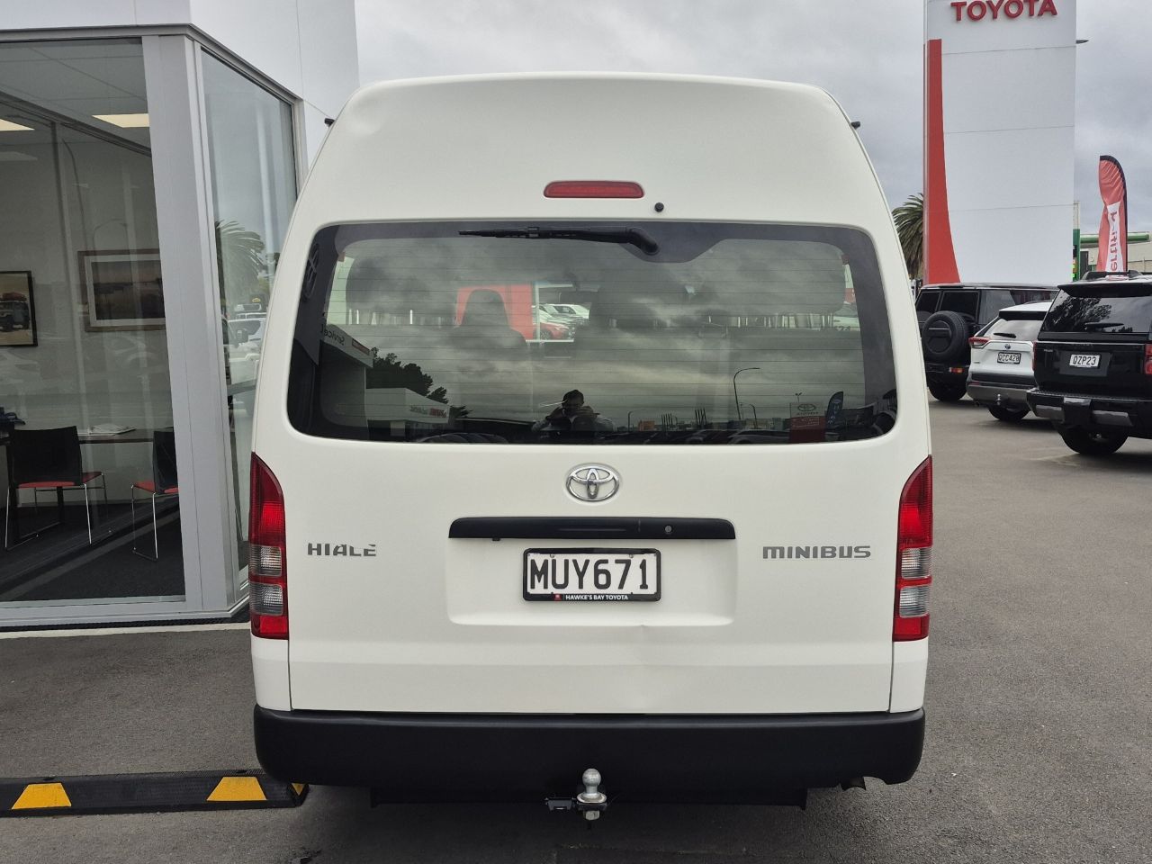 Vehicle image 4