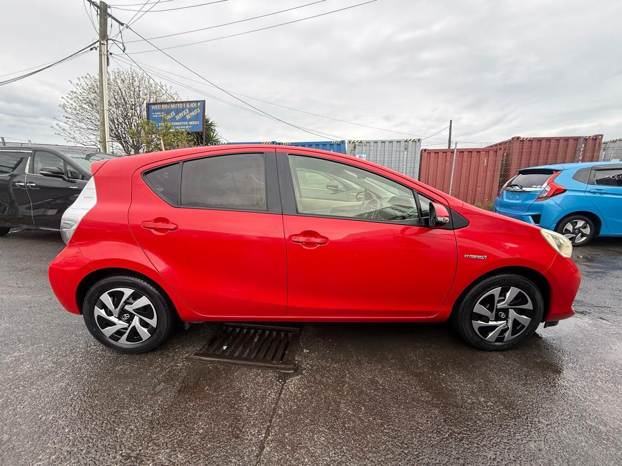 Vehicle image 3