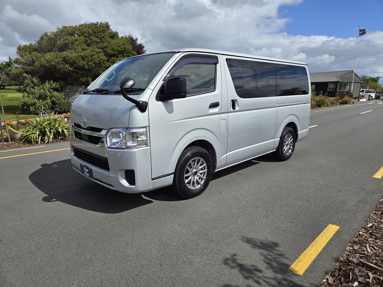 Vehicle image 3