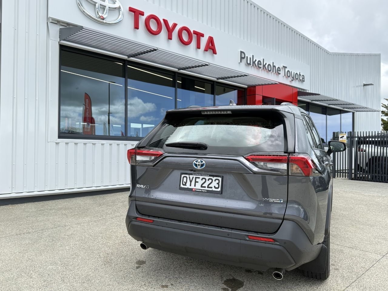 Vehicle image 5