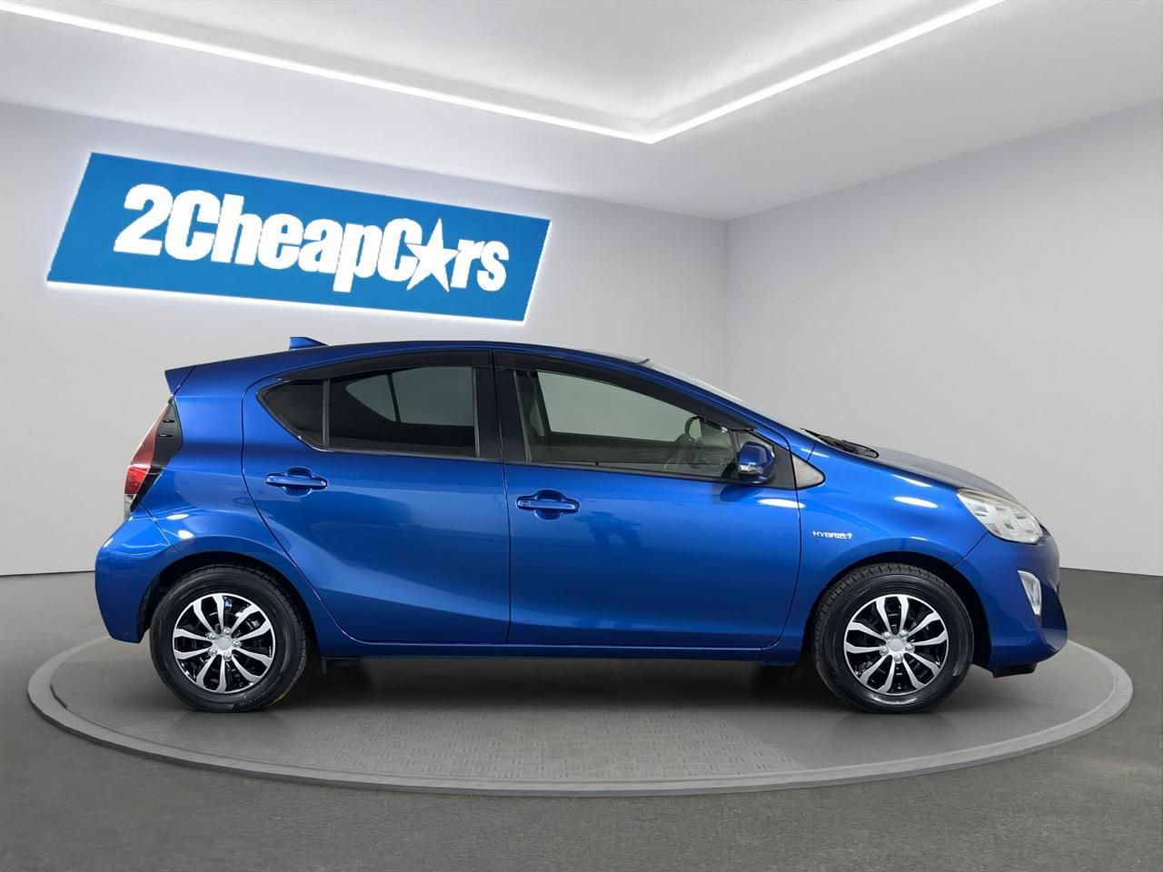 Vehicle image 4