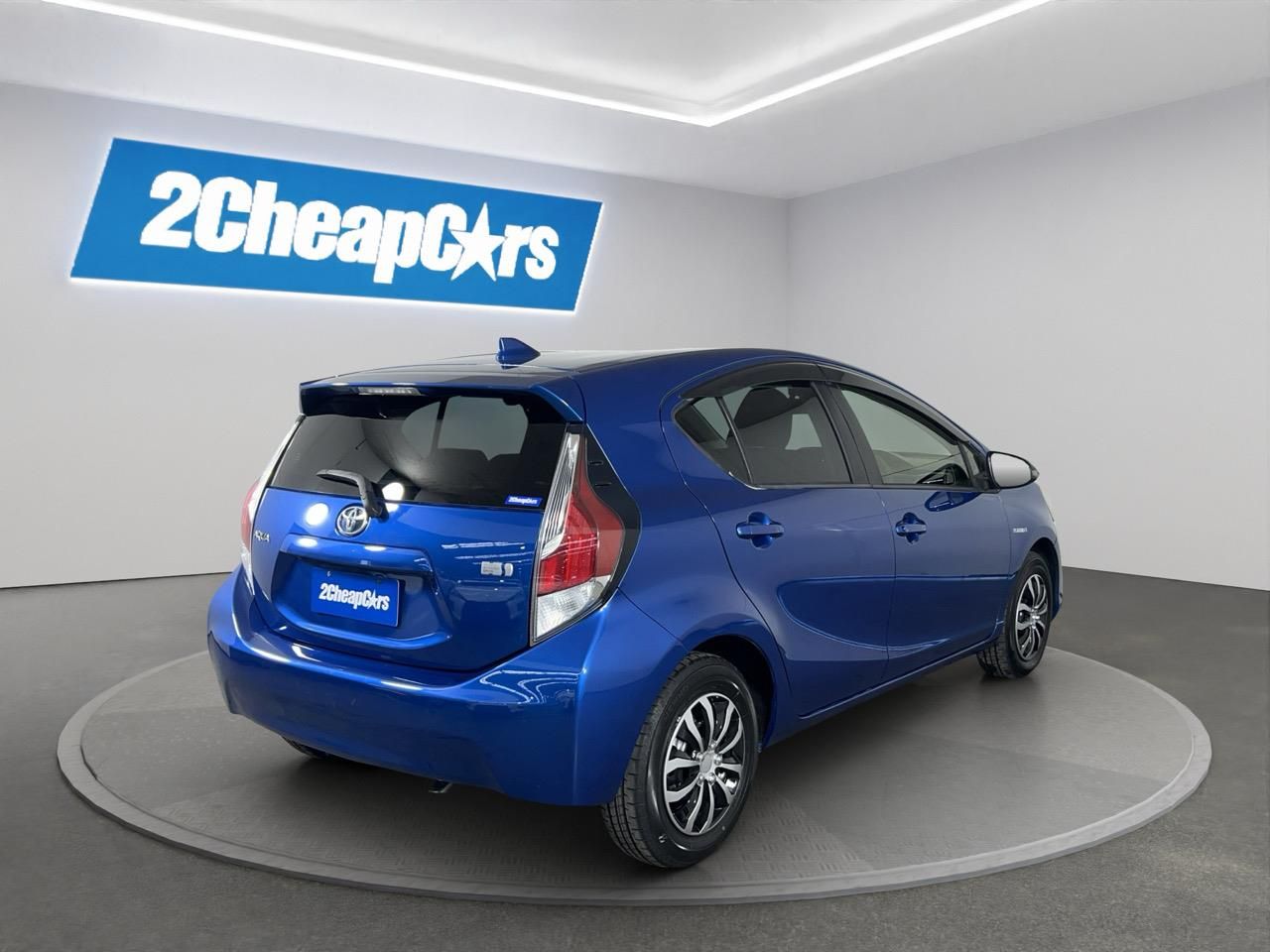 Vehicle image 5