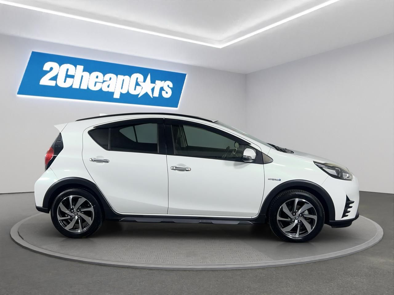 Vehicle image 4