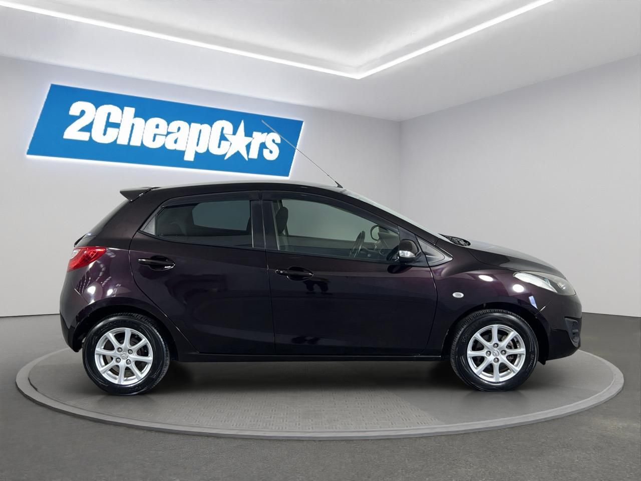 Vehicle image 4