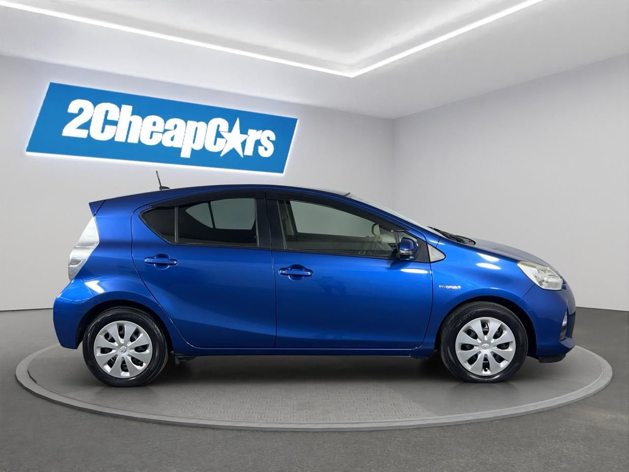 Vehicle image 4