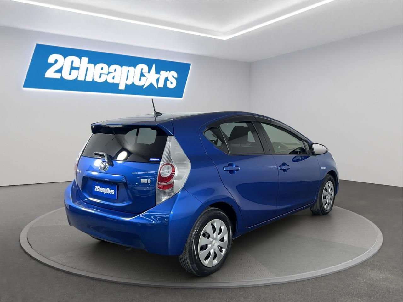 Vehicle image 5