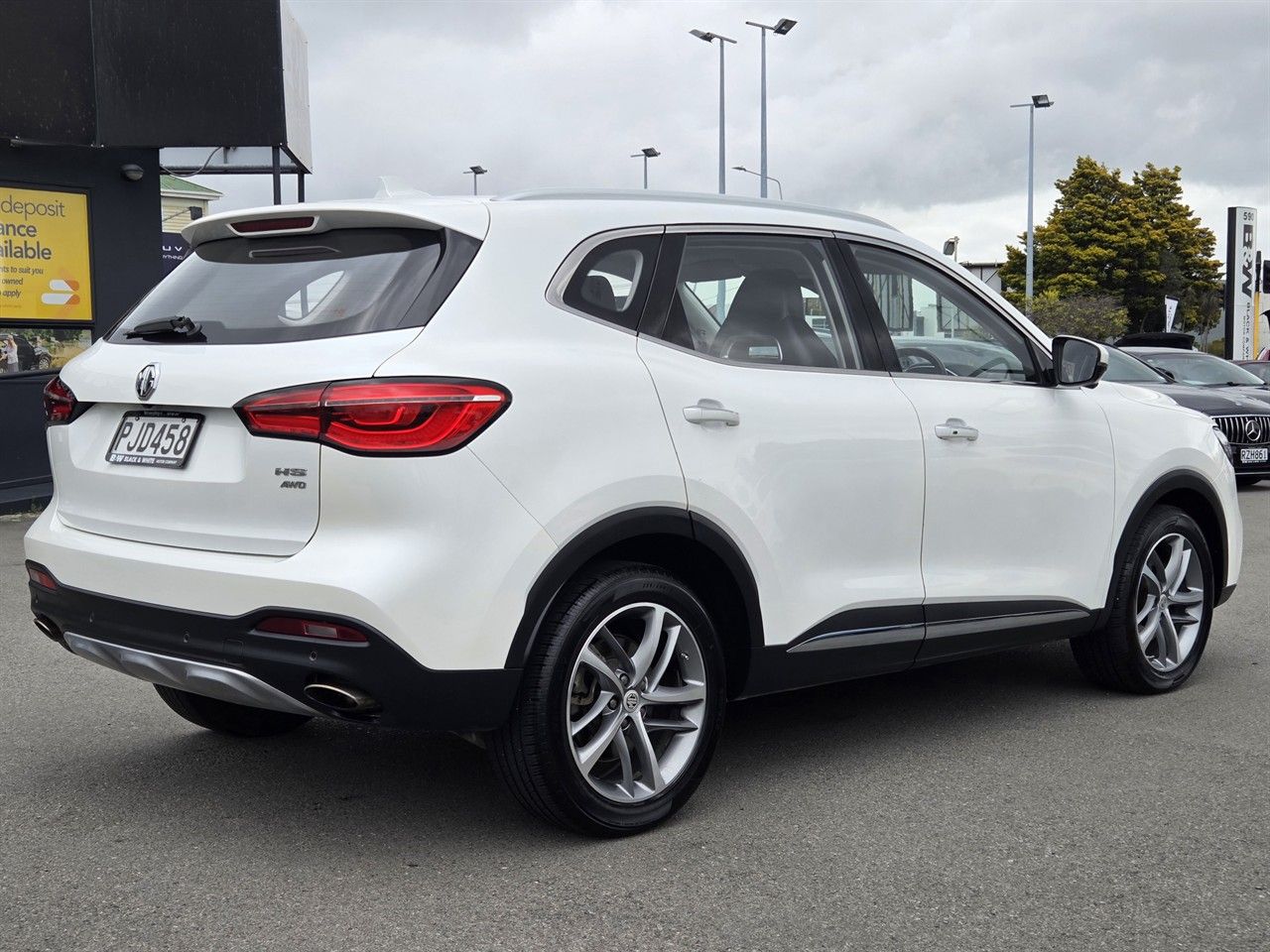 Vehicle image 3