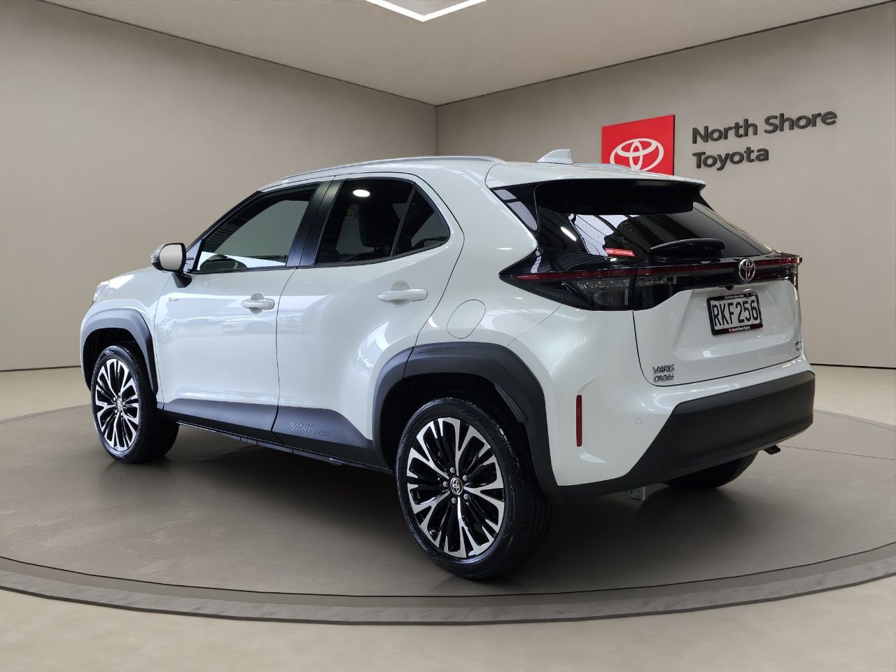 Vehicle image 5