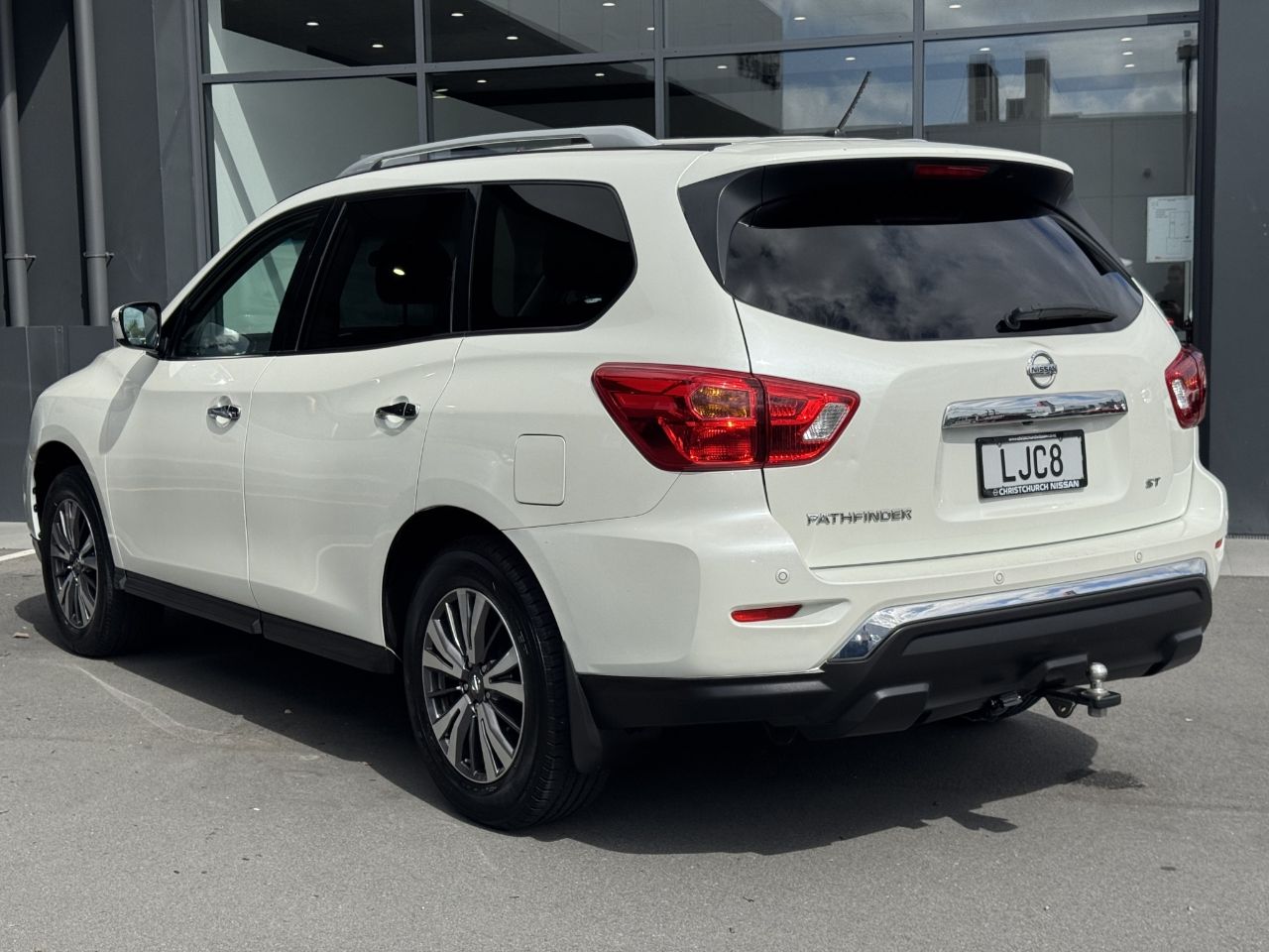 Vehicle image 5