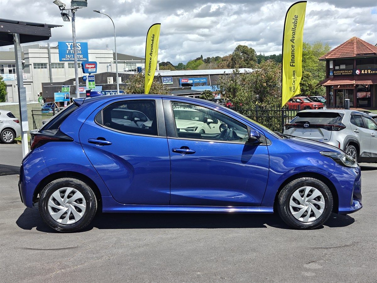 Vehicle image 3