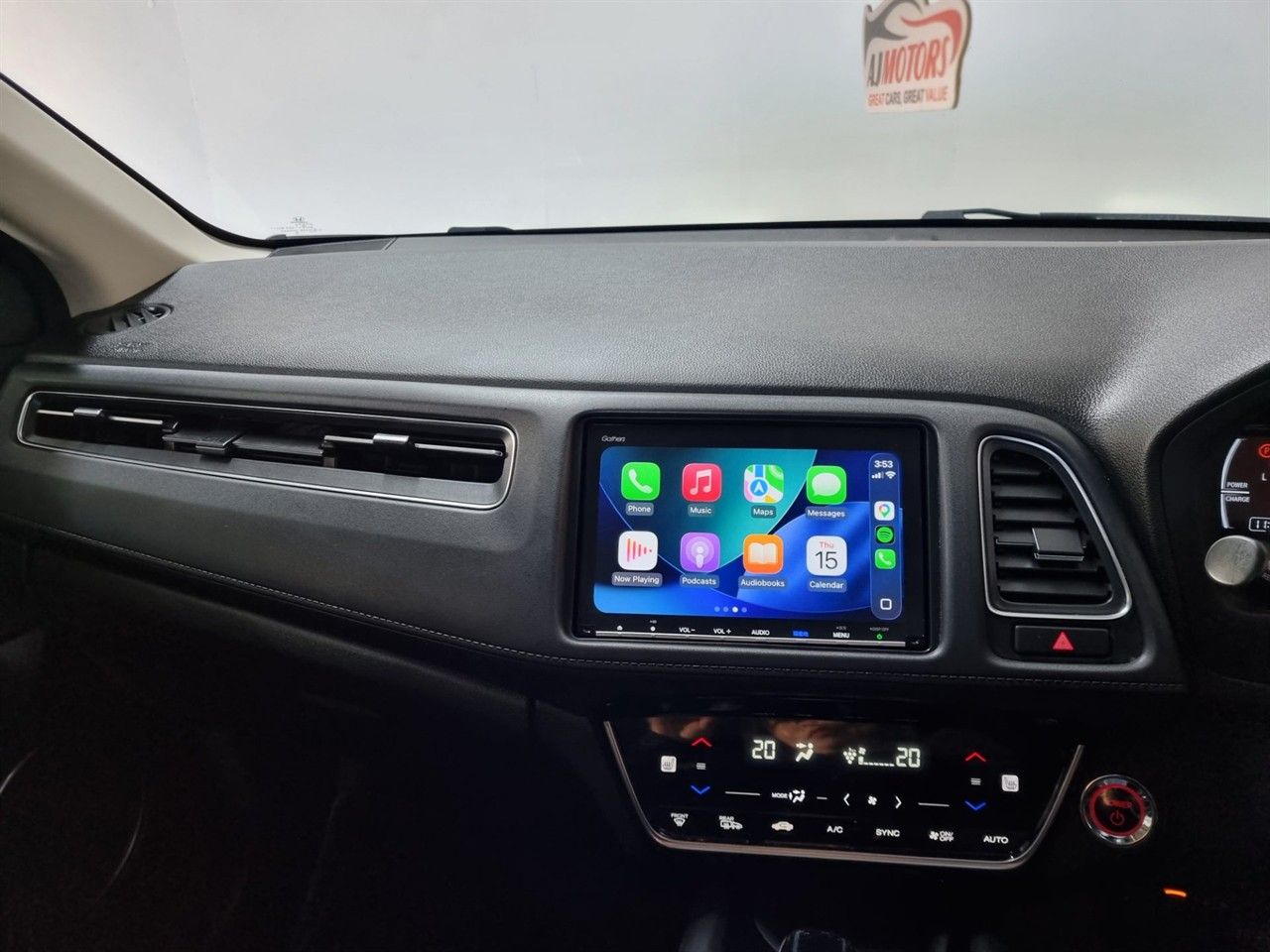 Vehicle image 3