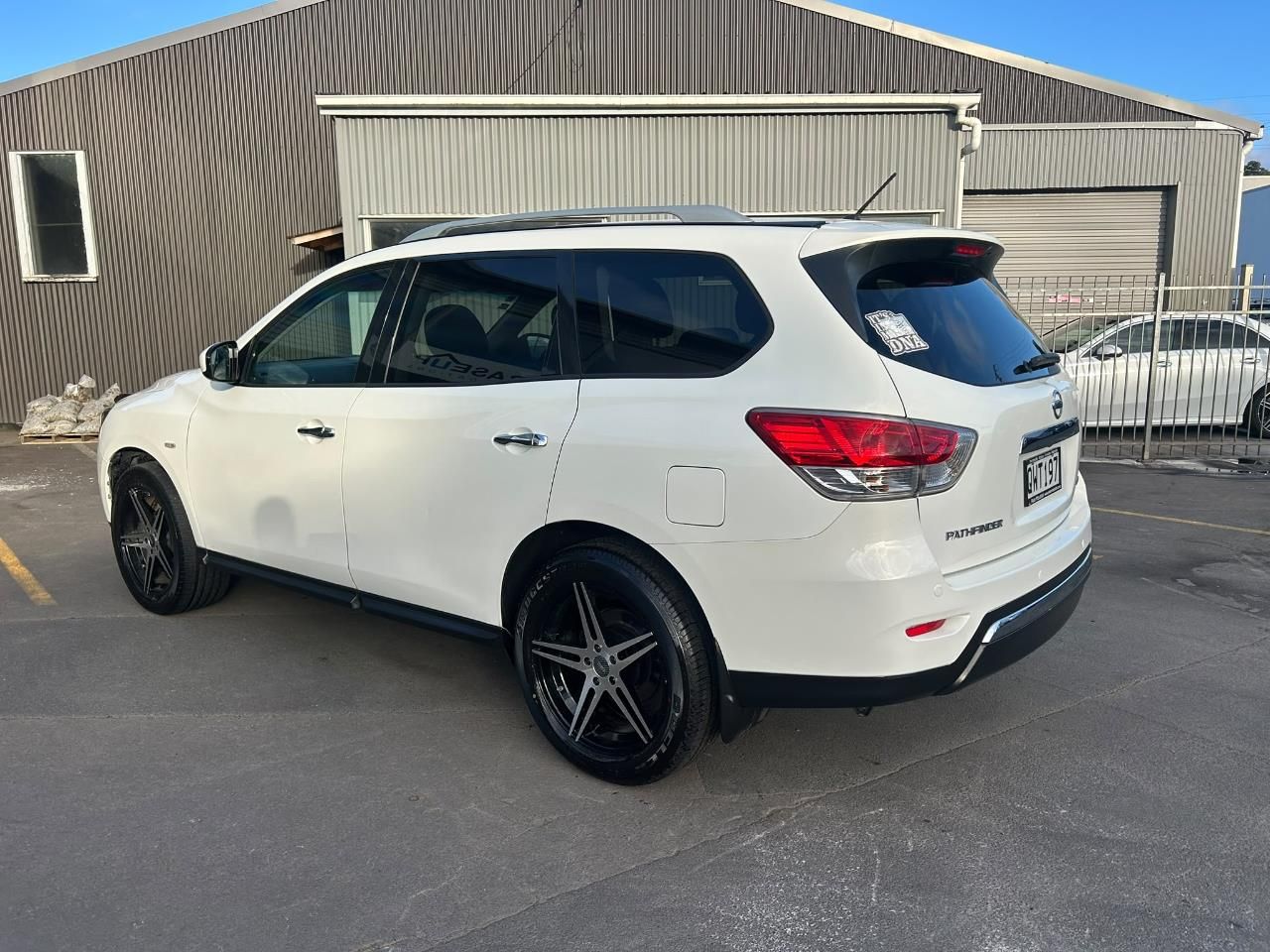 Vehicle image 4