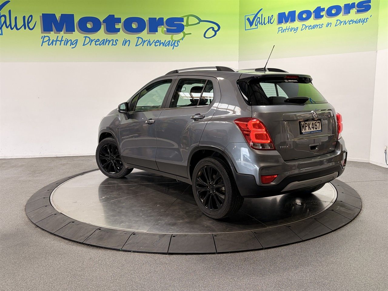 Vehicle image 5