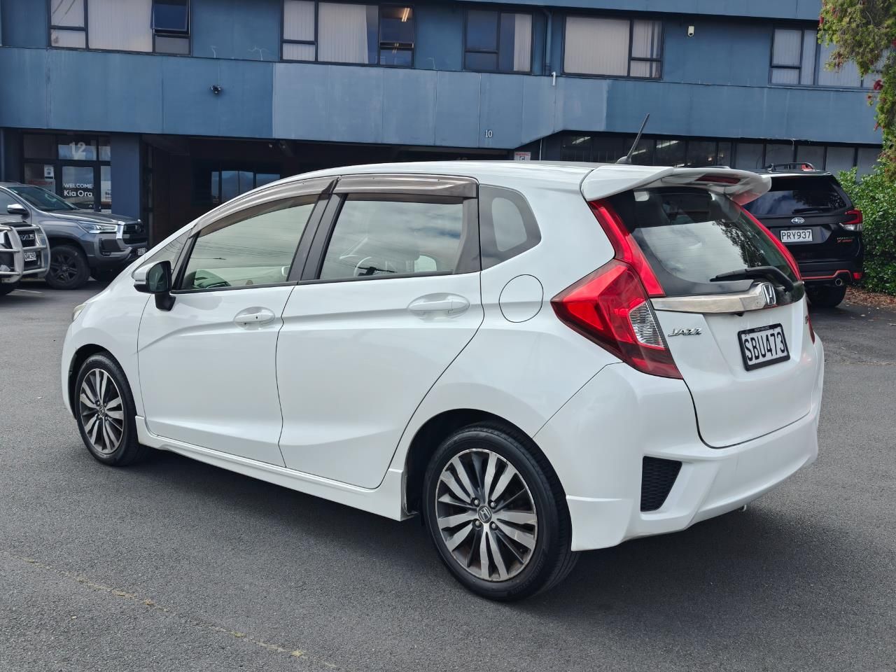 Vehicle image 5