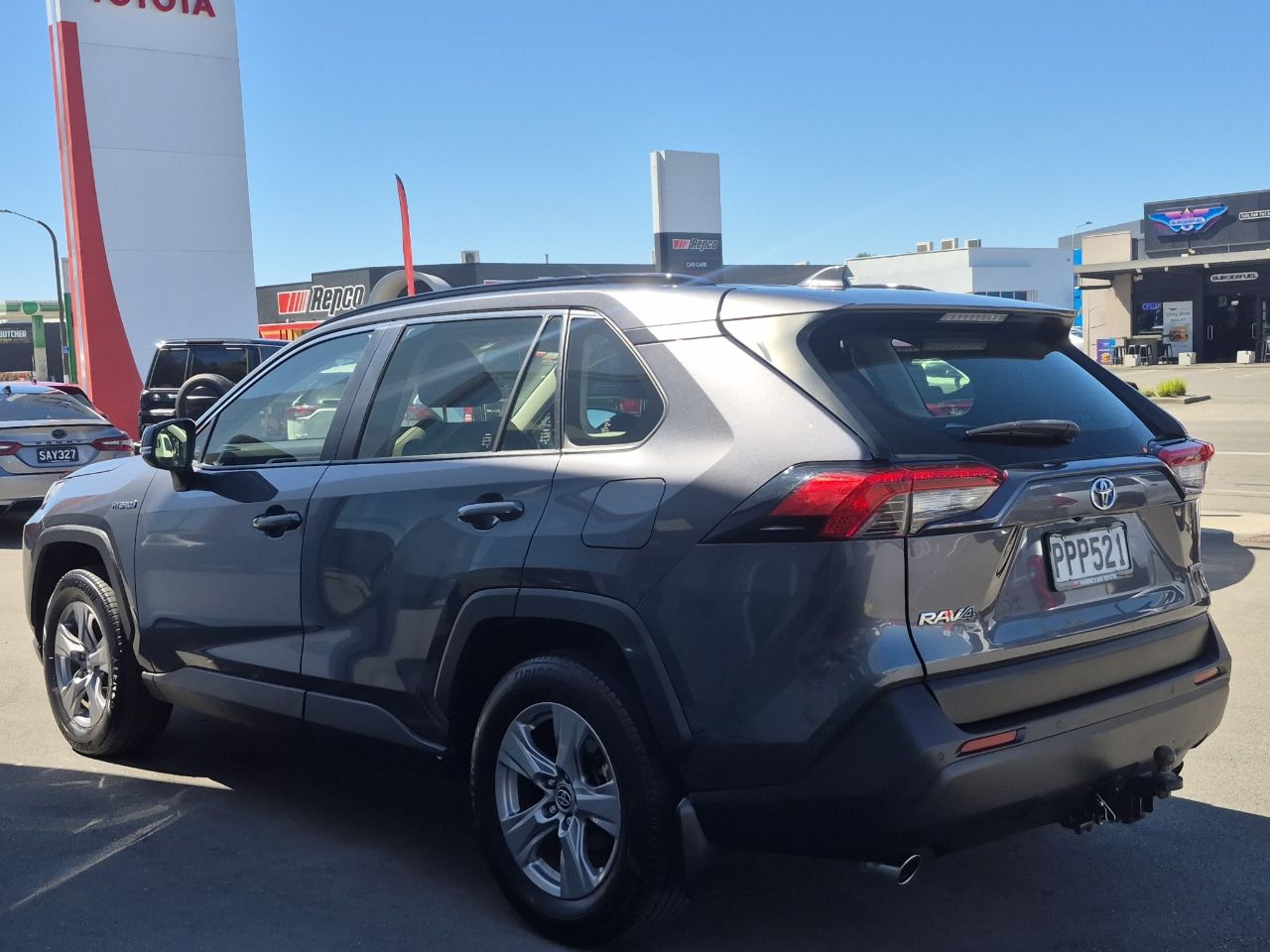 Vehicle image 5
