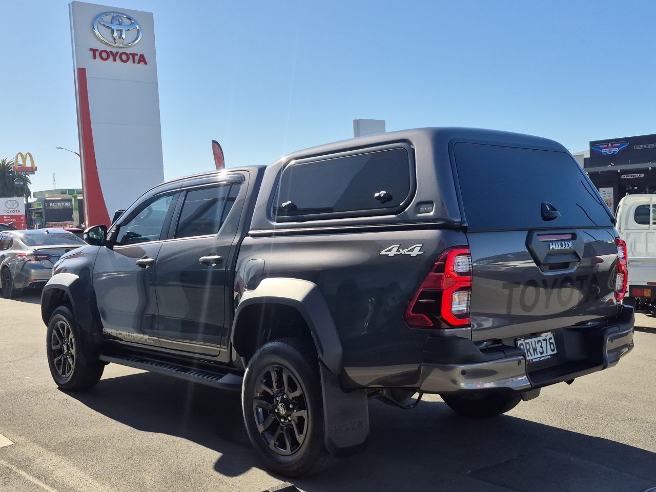 Vehicle image 5
