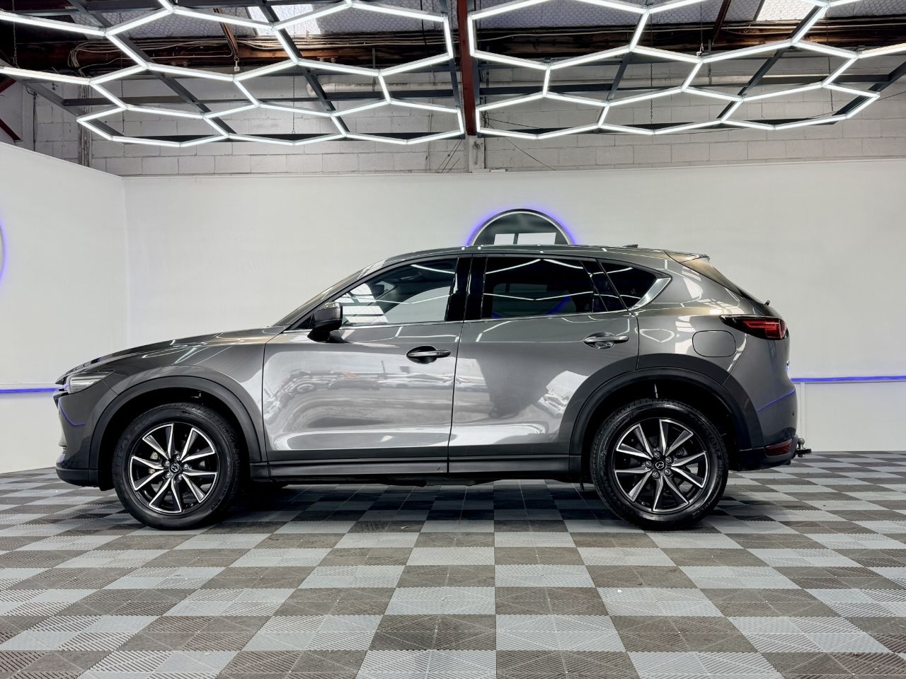 Vehicle image 5