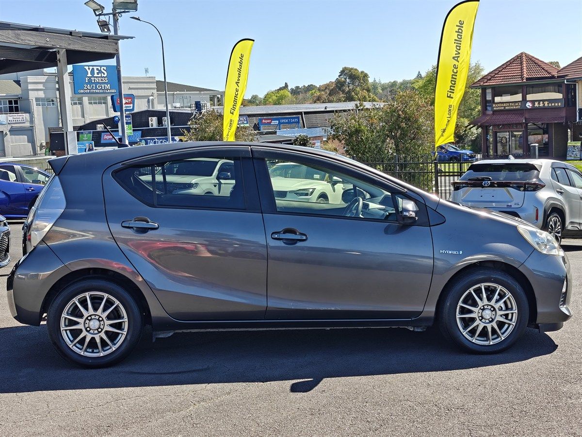 Vehicle image 3