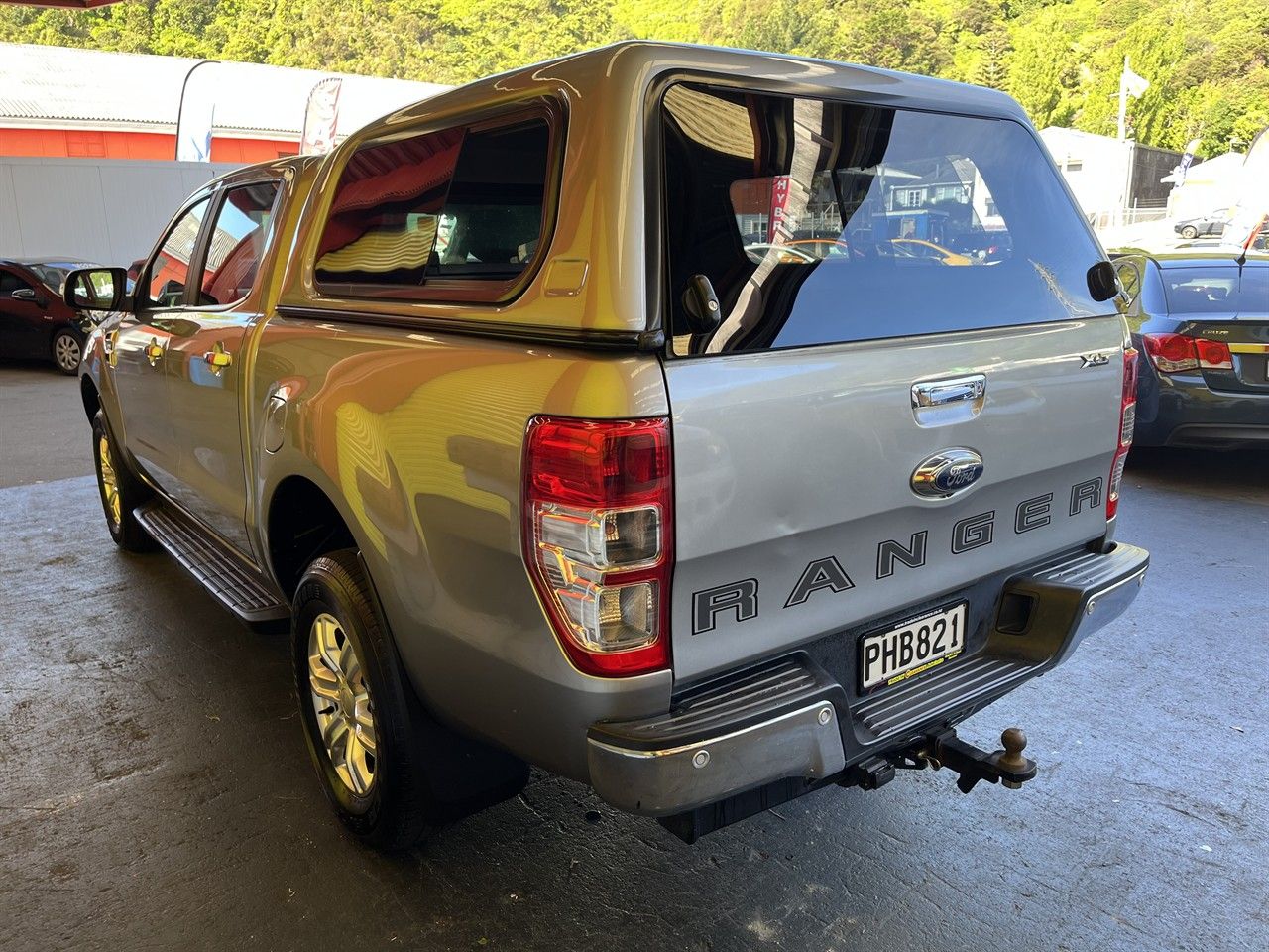 Vehicle image 4